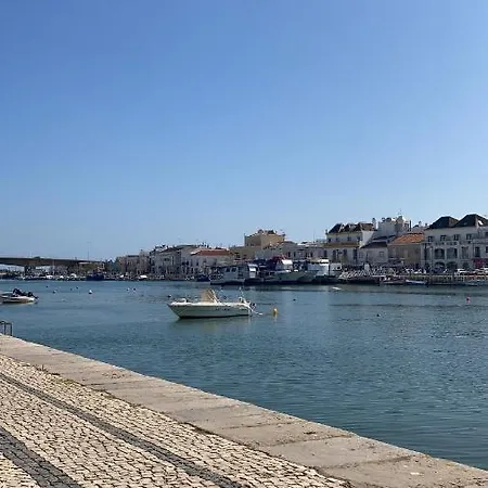 Apartmán 2 Bed And One Double Sofa Bed Studio In Tavira